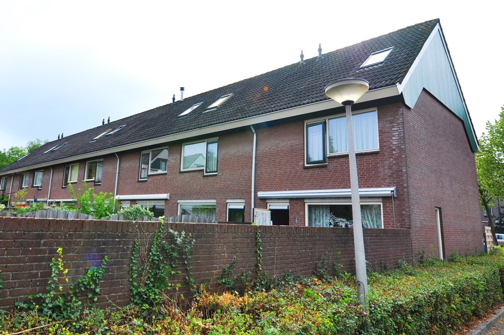 Tussenwoning te huur: Batenstein 103, Steinenbuurt Alphen Aan Den Rijn