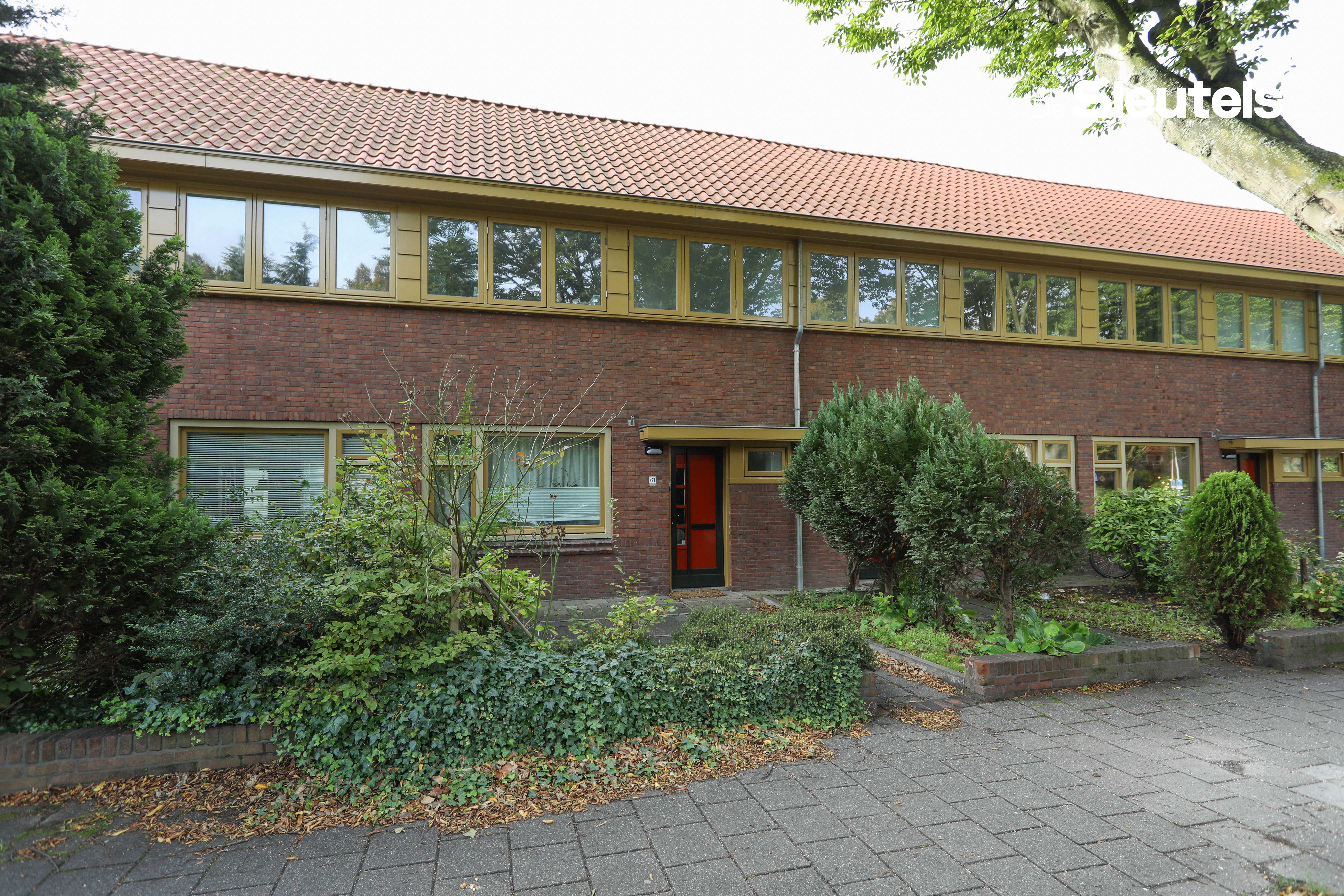 Tussenwoning te huur: Koninginnelaan 61, Tuinstadwijk Leiden