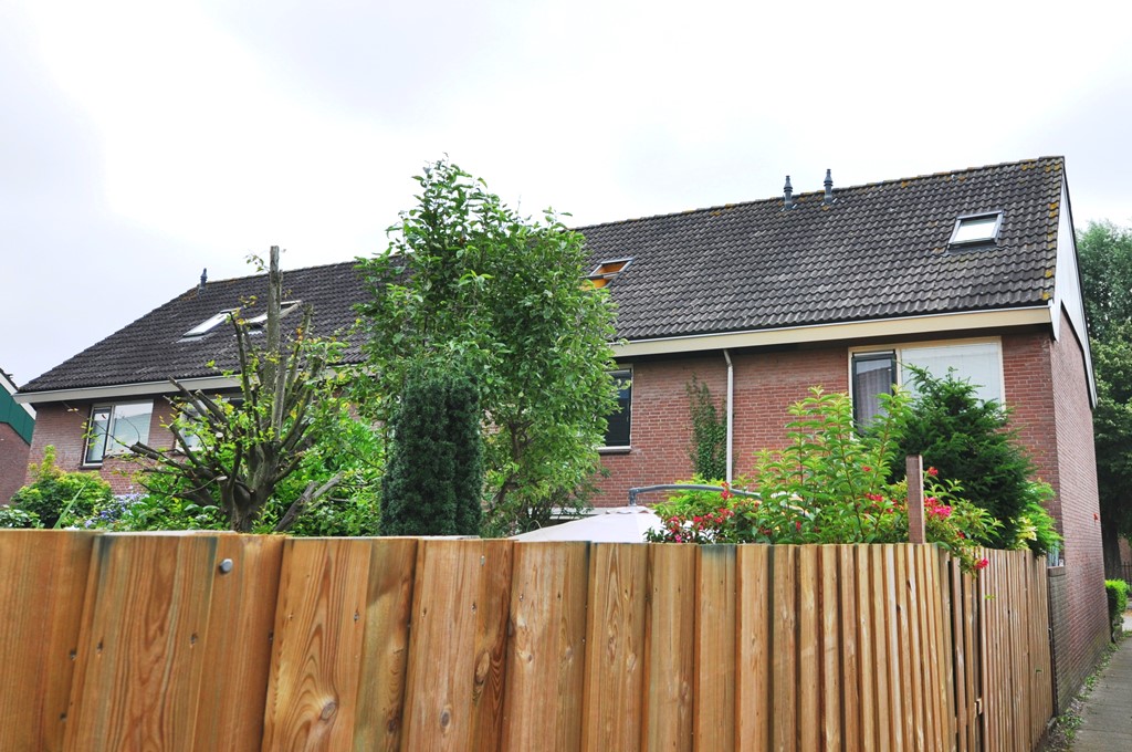 Tussenwoning te huur: Batenstein 67, Steinenbuurt Alphen Aan Den Rijn