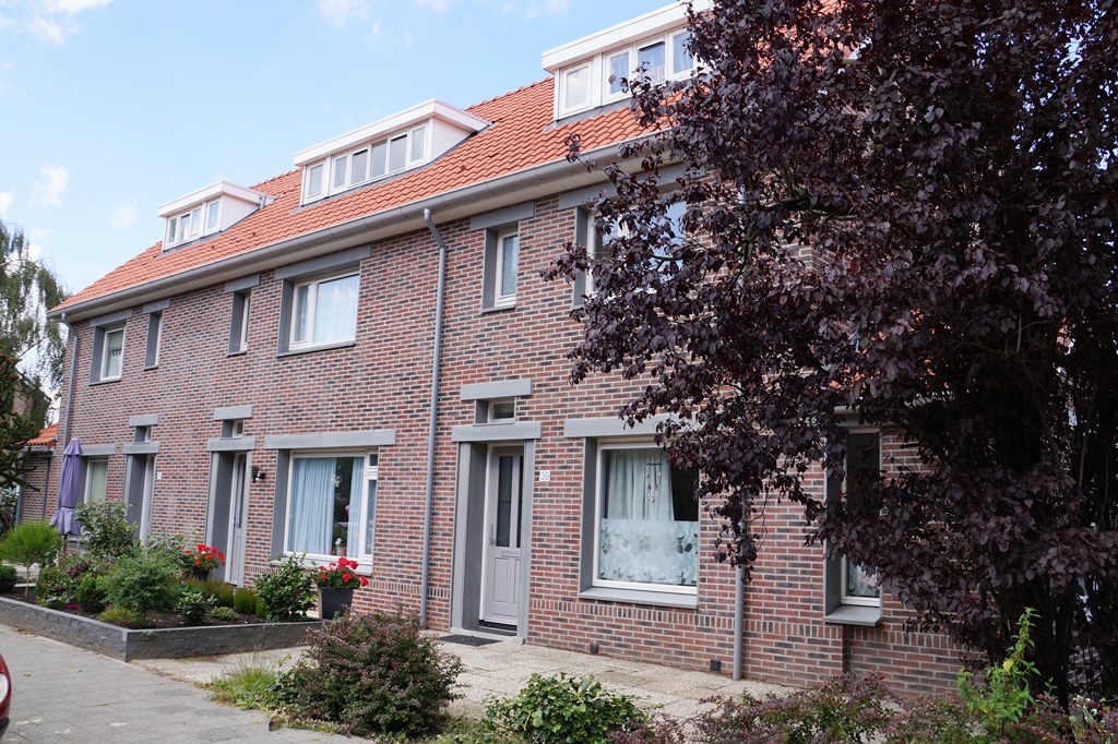 Terraced house for rent: Ten Harmsenstraat 37, Nieuwe Sloot Alphen Aan Den Rijn