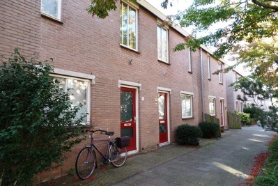 Tussenwoning te huur: Stoelmatter 212, Ambachtenbuurt-West Alphen Aan Den Rijn