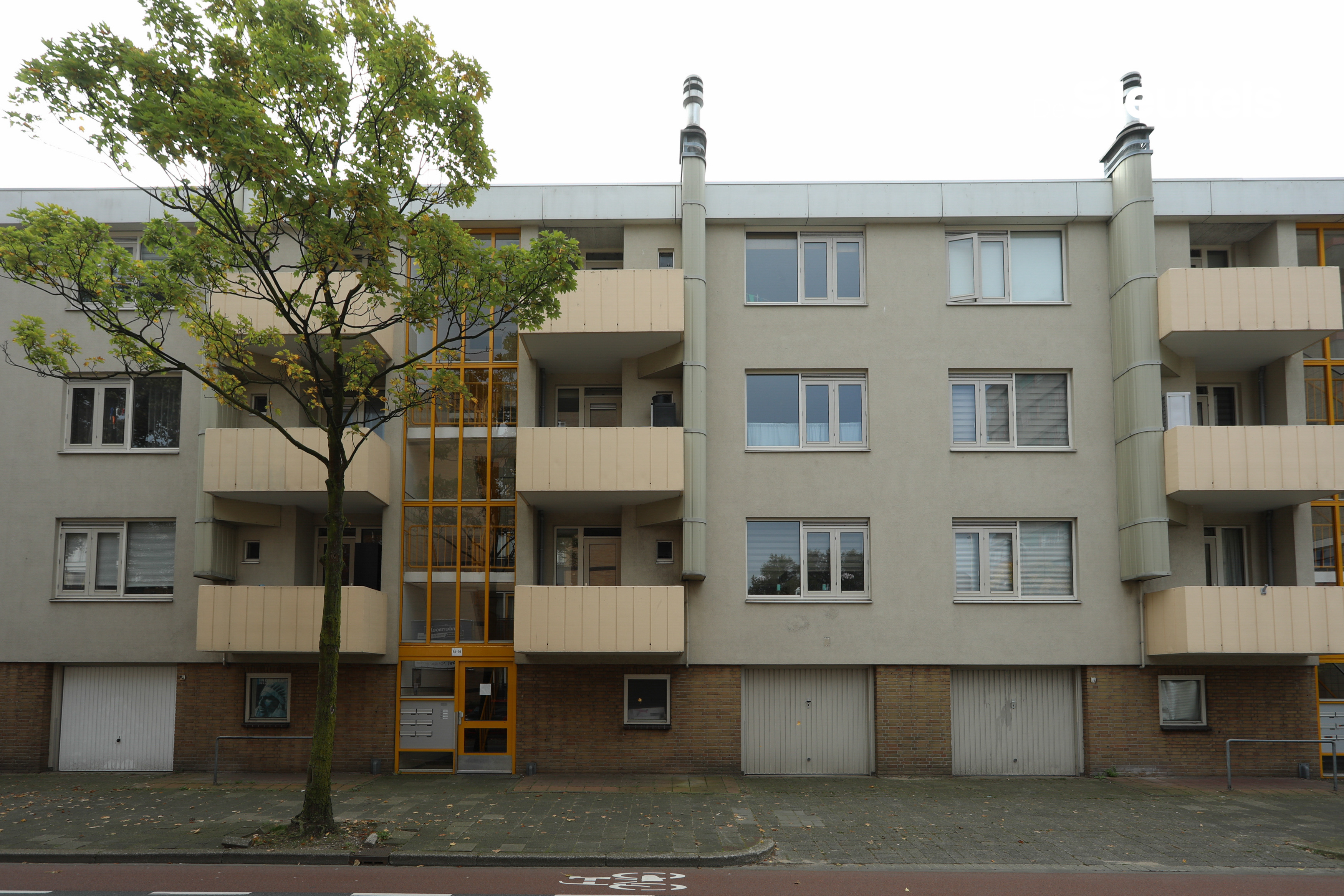 Apartment for rent: Cornelis Schuytlaan 90, Boshuizen Leiden