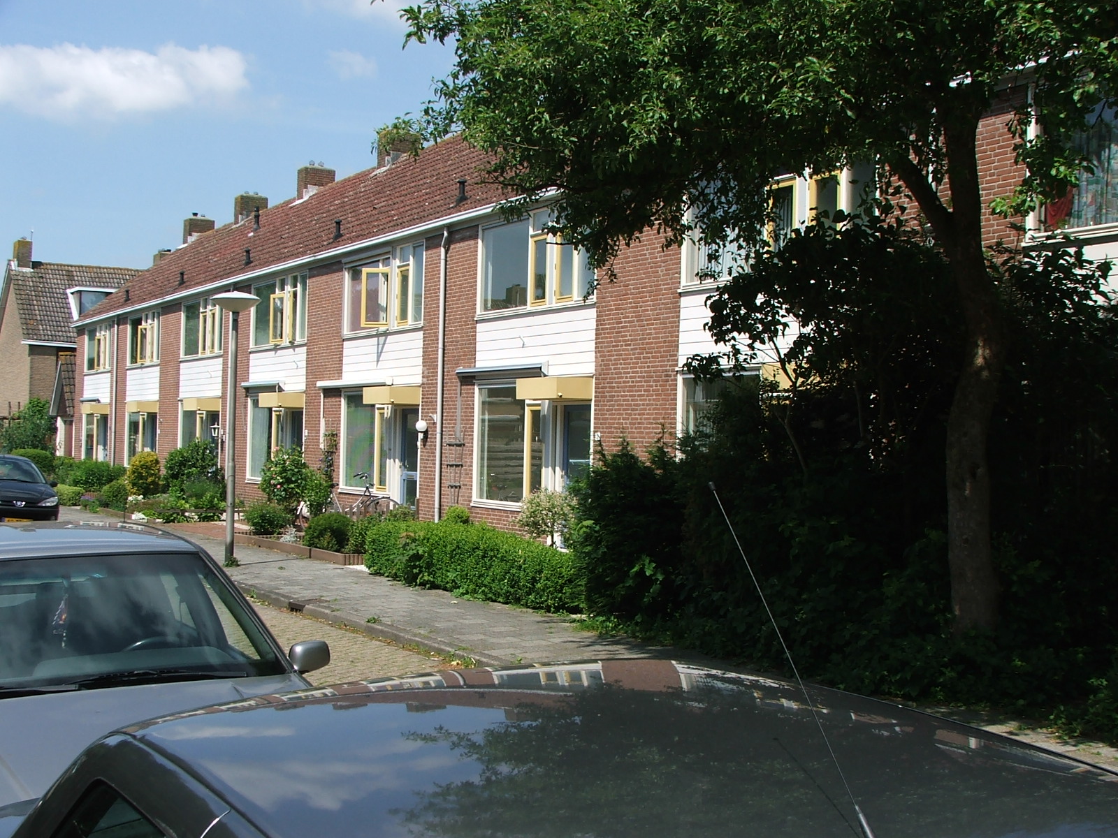 Tussenwoning te huur: van Eeghenstraat 21, Woubrugge-West Woubrugge
