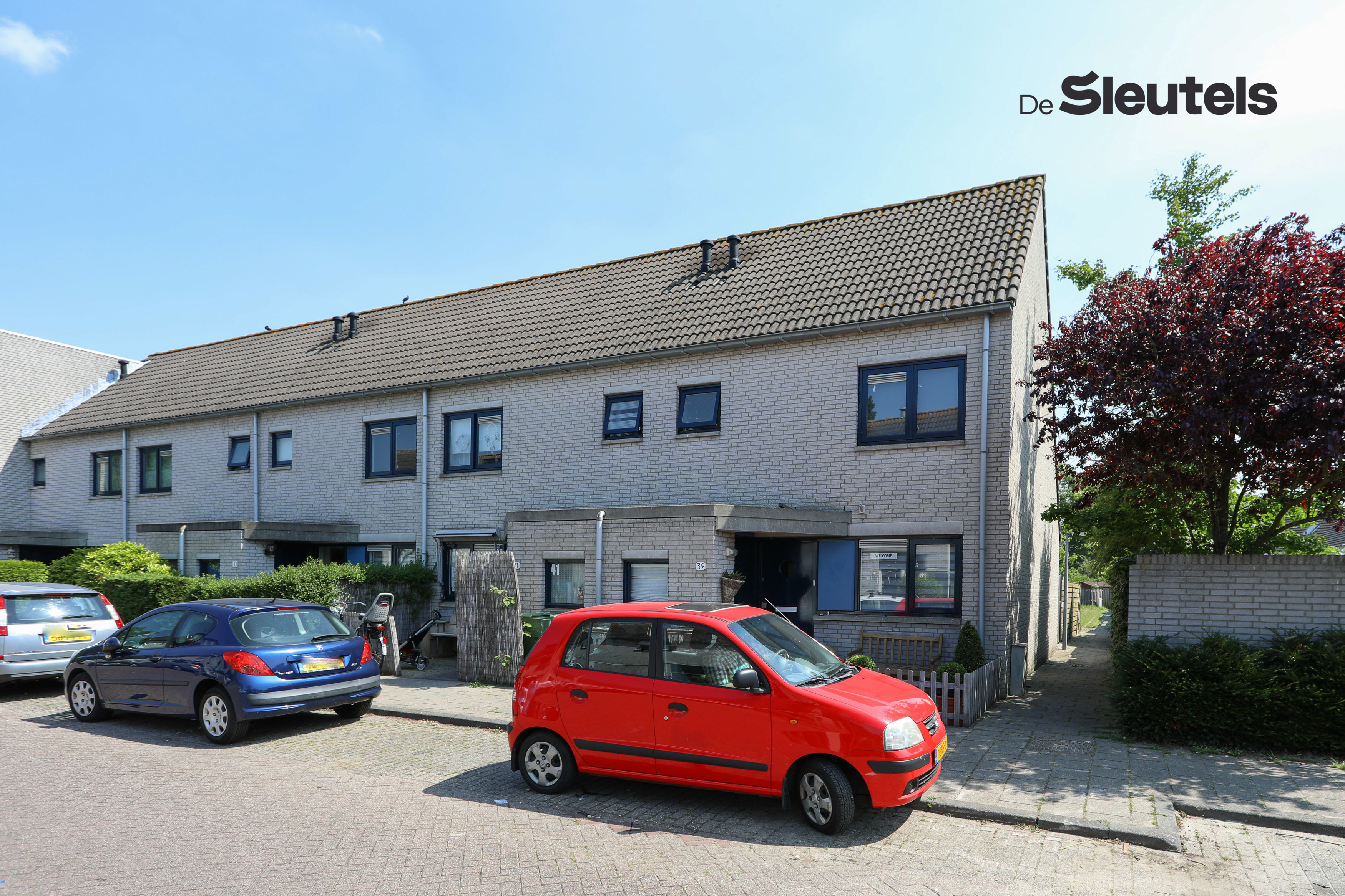 Hoekwoning te huur: Anne Frankweg 39, Kloosterhof Leiden